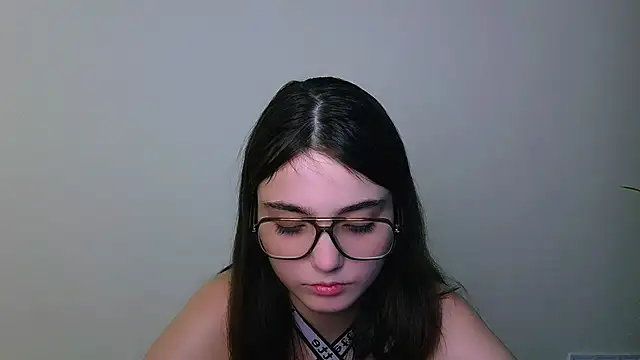 Sun_Shine__ Adlı Modelin Canlı XXX Sohbeti