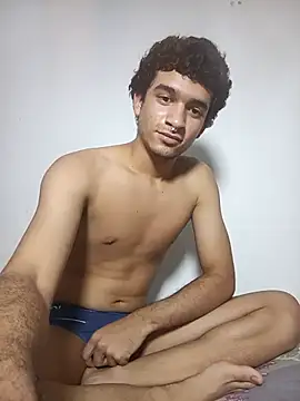 Show modela Danuwu_ na web-kameri