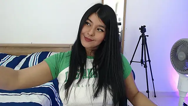 Thaliana04985 Chat XXX in diretta
