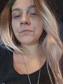 ScarletsWeb's Live XXX Chat