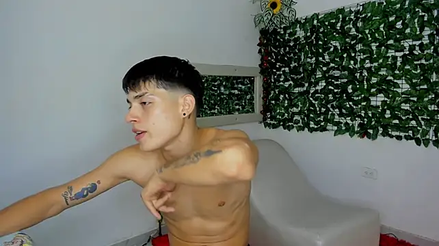 XXX chat uživo modela The_beby_guy