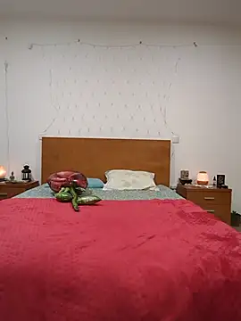 hotbrunettemass' Live XXX Chat