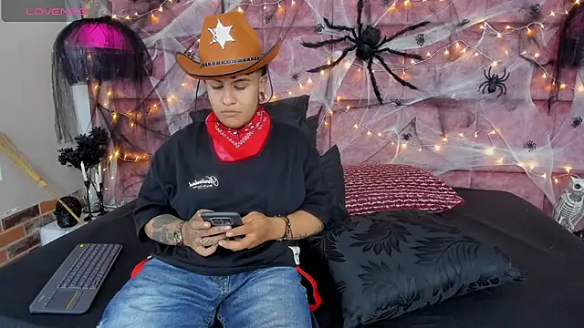 Bill33_ Live XXX-Chat
