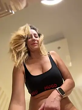 צ'אט XXX בשידור חי של SweetAlegra_