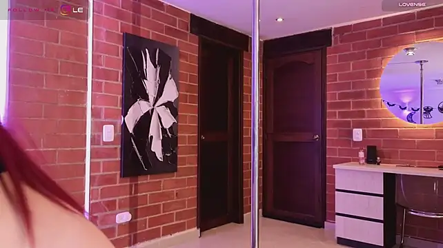 צ'אט XXX בשידור חי של mandi4pole_