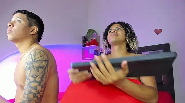 XXX chat uživo modela StevenSmith18
