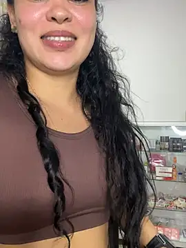 FOX_LATINA's Live XXX Chat