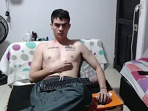 Zac_Efront live XXX chat