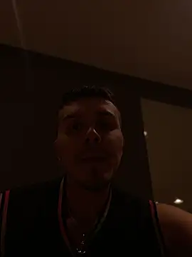 Chat +18 de adam-rivera ao vivo