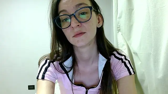 Sonyasays Adlı Modelin Canlı XXX Sohbeti