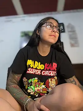 PamelaFtMia Adlı Modelin Canlı XXX Sohbeti