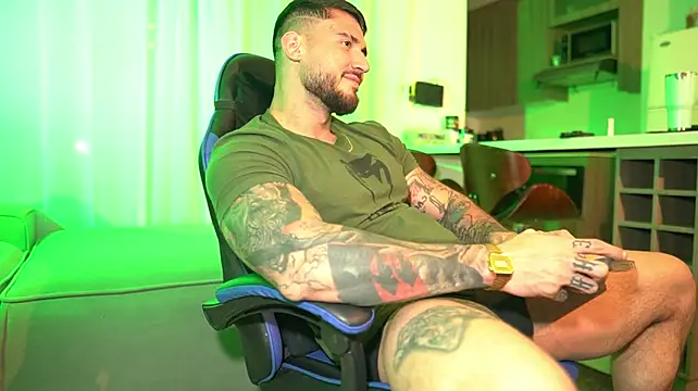 צ'אט XXX בשידור חי של DimitriSullivan_