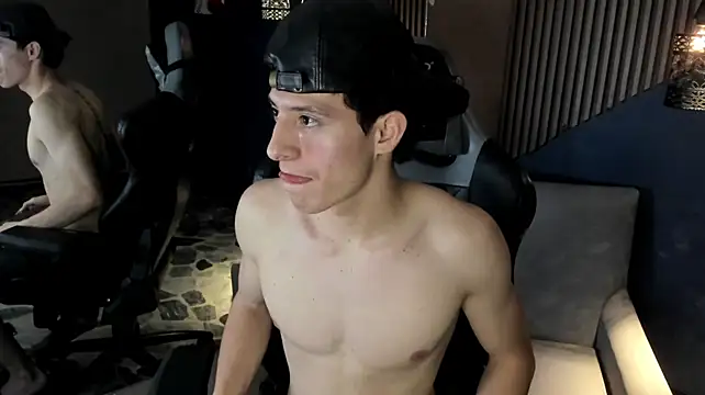 TheGhostforeeonss Chat XXX live
