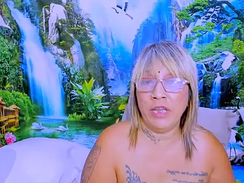Czat XXX na żywo – indianroxy