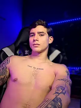 keiler_suxrez's Live XXX Chat