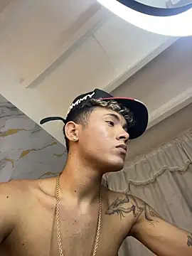 Chatroom XXX en direct de NaimVoss