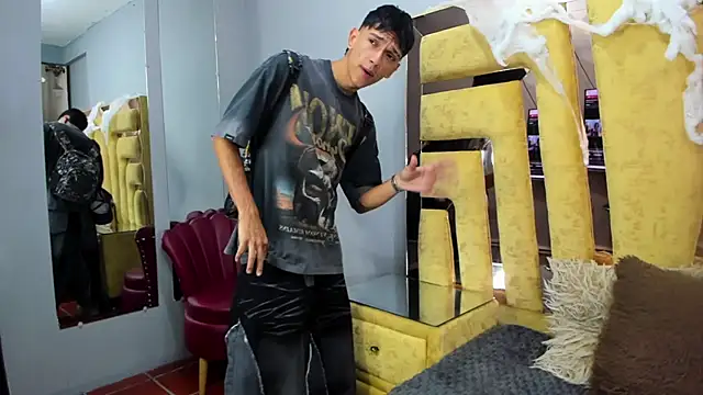 EstebanValdezs' Live XXX Chat