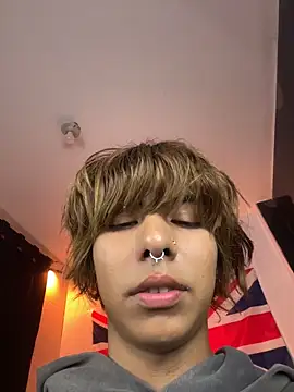 Aronn_44 – Naživo XXX chat
