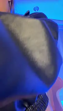 MiaaBlaze's Live XXX Chat