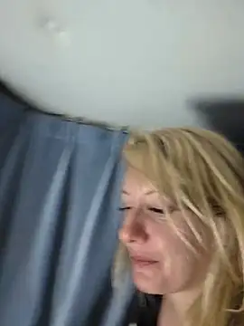 SheIsSomethingn Live XXX chat
