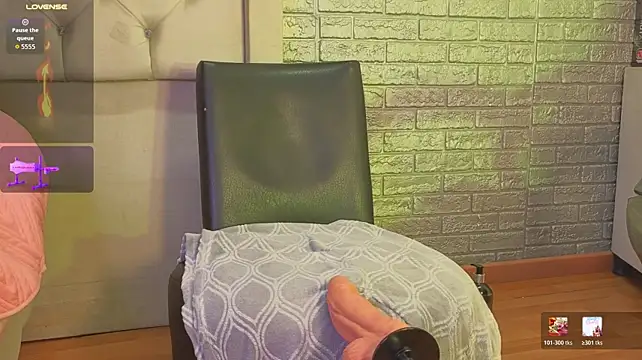 צ'אט XXX בשידור חי של EdwardRoss_