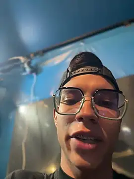 Živý XXX chat Andres_boy252