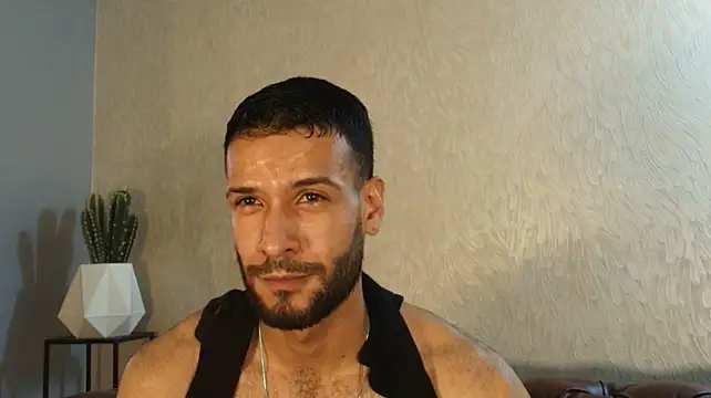 XXX chat uživo modela Jacob_Benelli
