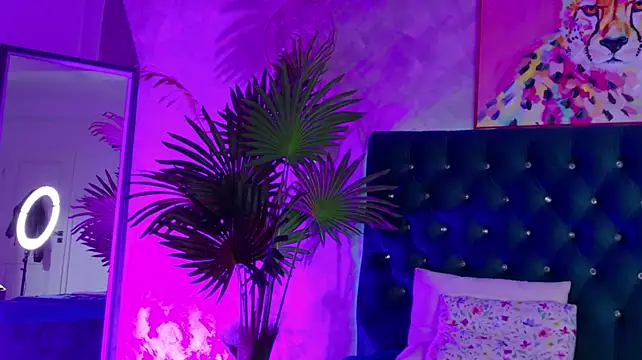 GoldenBombshelln Live XXX chat