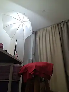Chat +18 de kayortiiz ao vivo