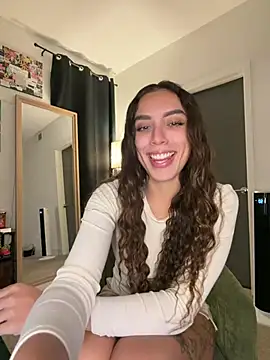 MilaSeren Adlı Modelin Canlı XXX Sohbeti