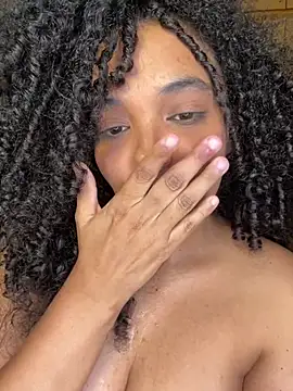 Chat +18 de Queenpandinha ao vivo