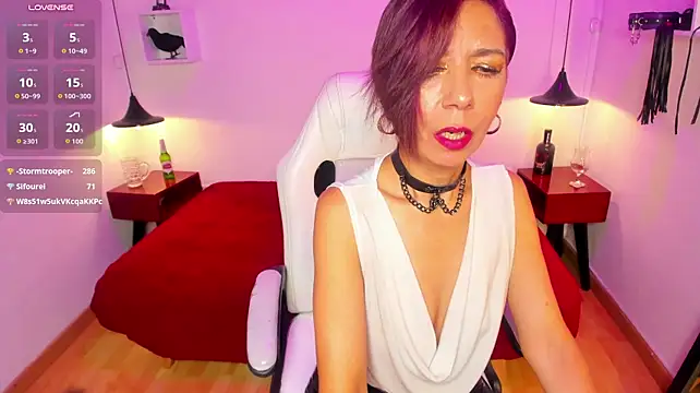 Živý XXX chat Trinityy__