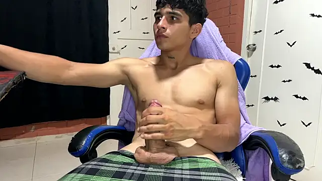 צ'אט XXX בשידור חי של nicockzilla