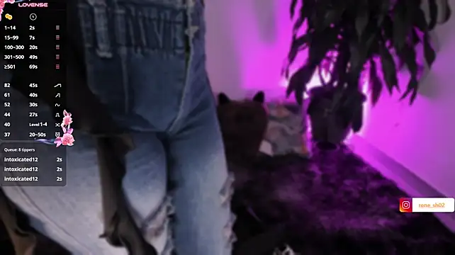 Živý XXX chat renee_shelby_
