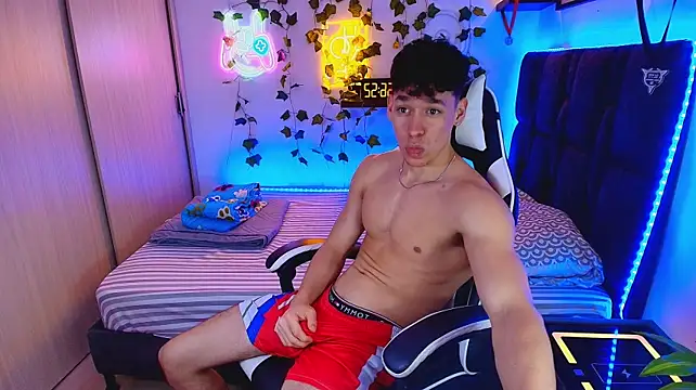 Онлайн чат XXX Luke_Muscle