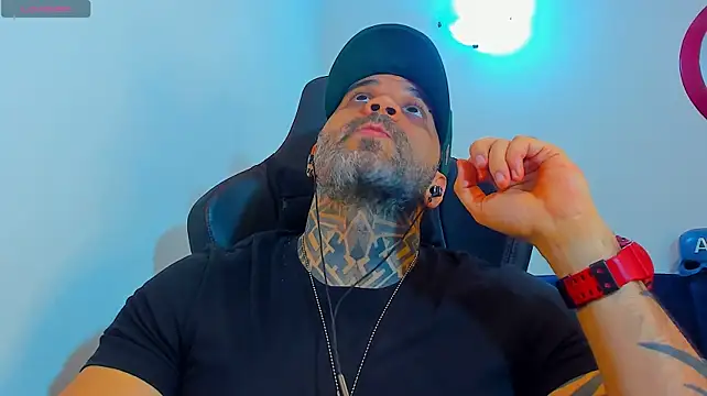 Chat +18 de JoshRigby ao vivo