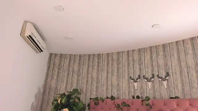 MeganLorensx's Live XXX Chat