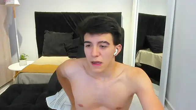 Austinbolt's Live XXX Chat