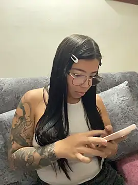 Živý XXX chat I-Maddy
