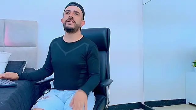 Онлайн чат XXX NicoSaint_