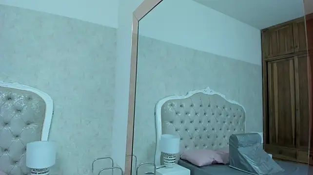 Živý XXX chat EmiliBoobss