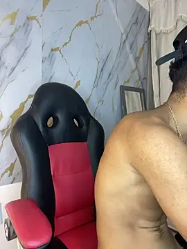 Chatroom XXX en direct de NaimVoss
