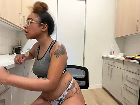 Chat +18 de ReeseZen ao vivo