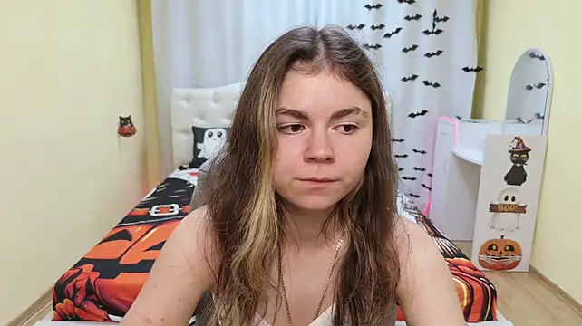 TinaRedly Adlı Modelin Canlı XXX Sohbeti