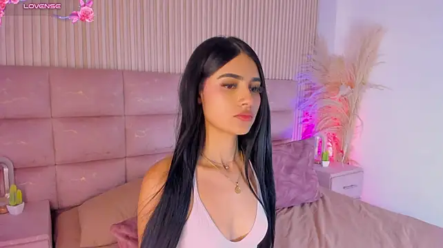BellaaStorm Adlı Modelin Canlı XXX Sohbeti
