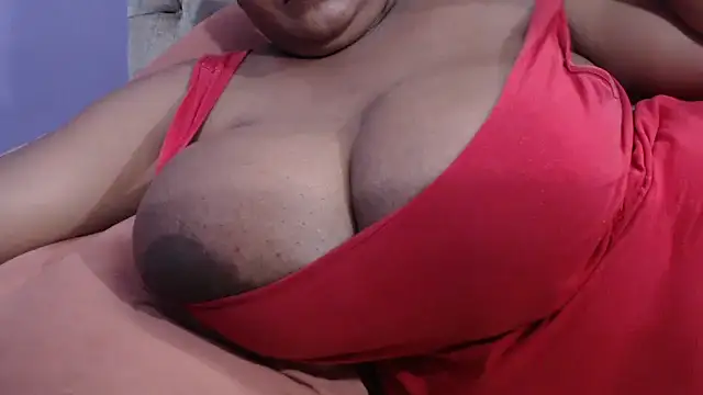 GiantTittts Live XXX-Chat