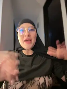 Badra_Abaid Adlı Modelin Canlı XXX Sohbeti