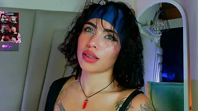 Živý XXX chat Raven_Blue_