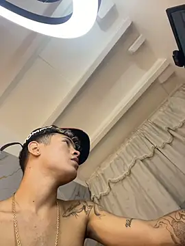 NaimVoss Chat XXX live