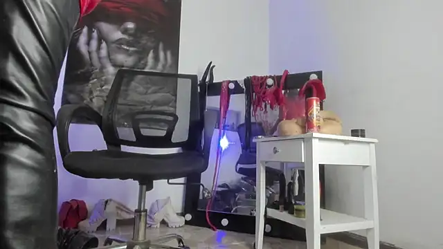 Živý XXX chat Sarah_Mistress_